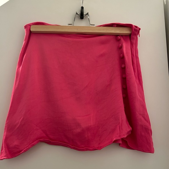 *WORN ONCE* ZARA Pink Satin Mini Skort - Picture 3 of 6
